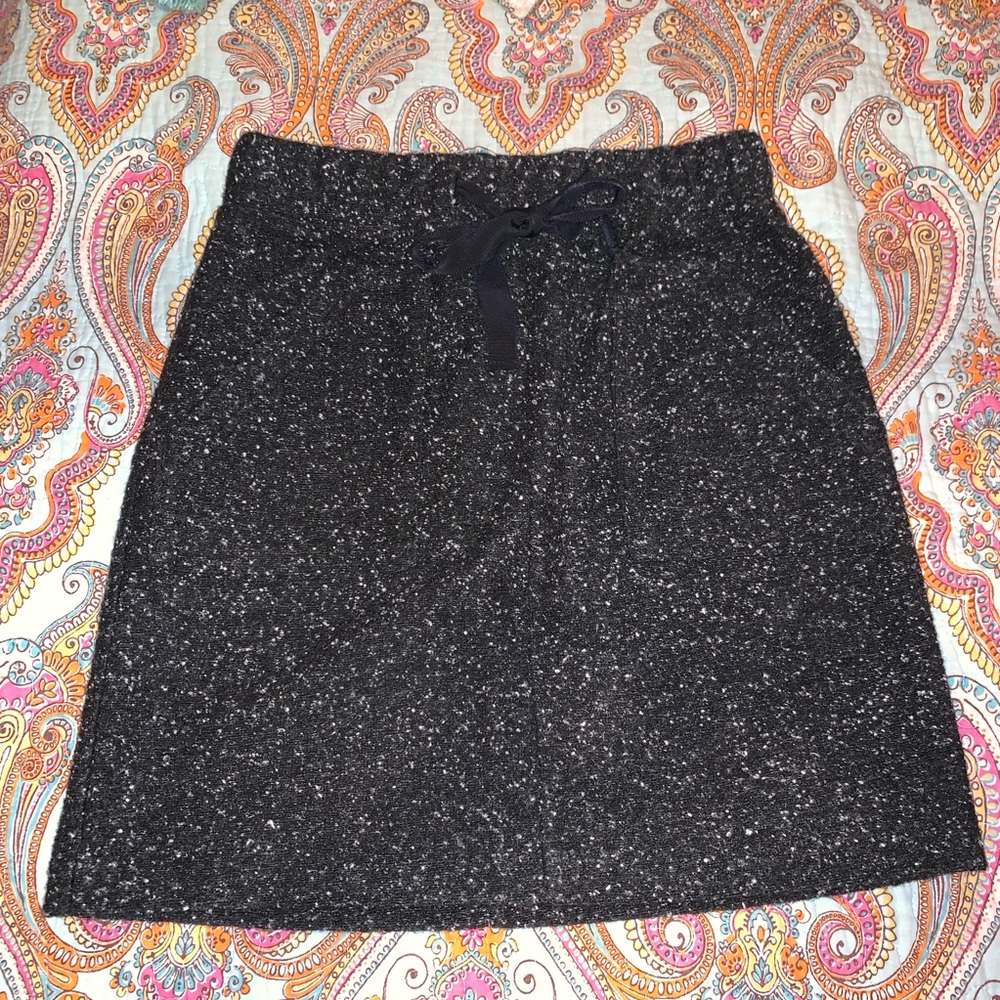 LOFT Skirt EUC. Elastic bow tie 🖤